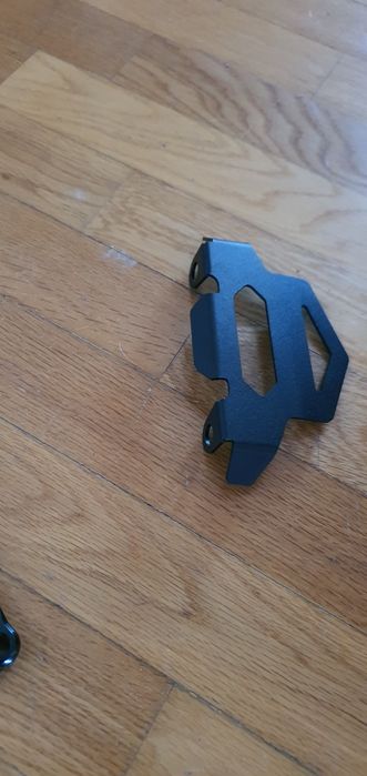Vendo diverso  material para CFMOTO mt450