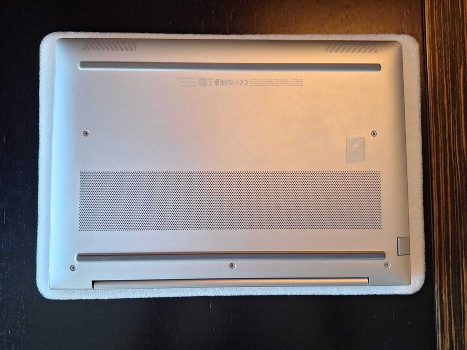 Hp Elitebook 640 G11 / I5 Ultra 135u / memória 24Gb / ssd 256gb