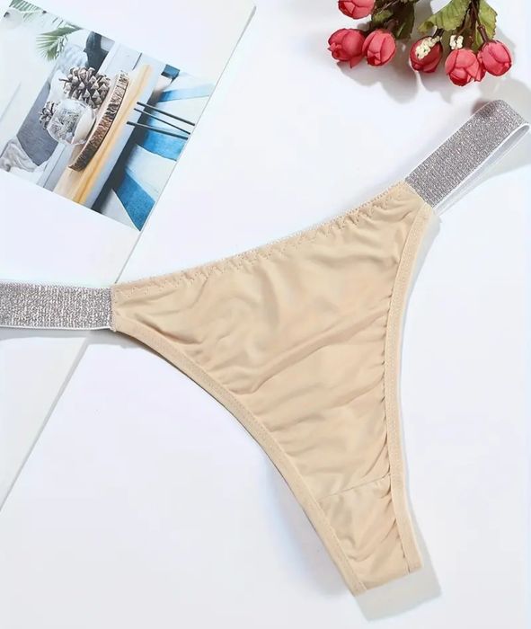 Очень красивые женские трусы-стринги размер М (46)