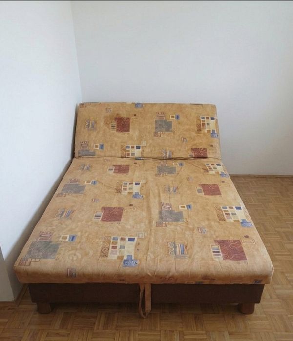 Łóżko ze zintegrowanym materacem