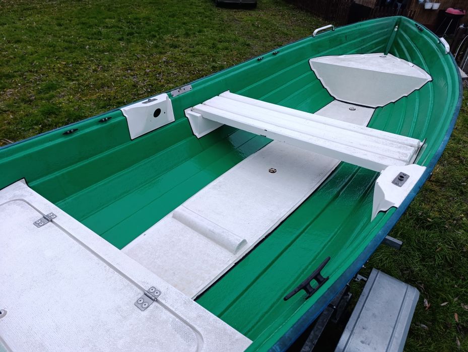 Łódka Wędkarska Turystyczna 3.80x1.55 Knagi Rolki kotwiczne Schowek
