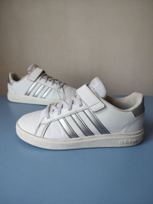 Кросовки Adidas 34p мокасини хайтопи кросівки