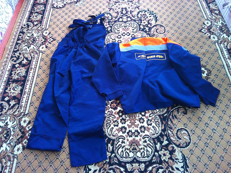 Спецодяг ,  костюм - комбінезон  . Розмір  52 -54 , зріст 3