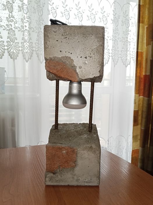 Lampa z betonu loft- SELENA - księżycowy blask 35 cm.