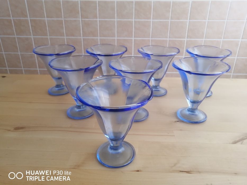 8 taças de sobremesa/gelado novas