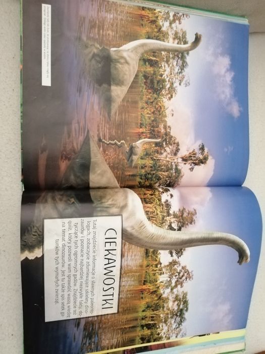 Ilustrowany Atlas świata dinozaurów