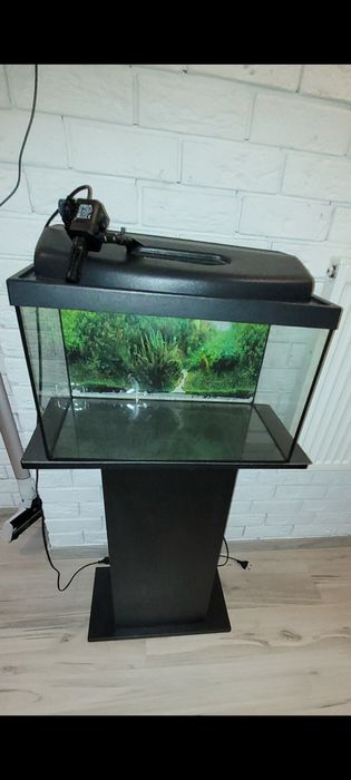 Sprzedam akwarium z szafką