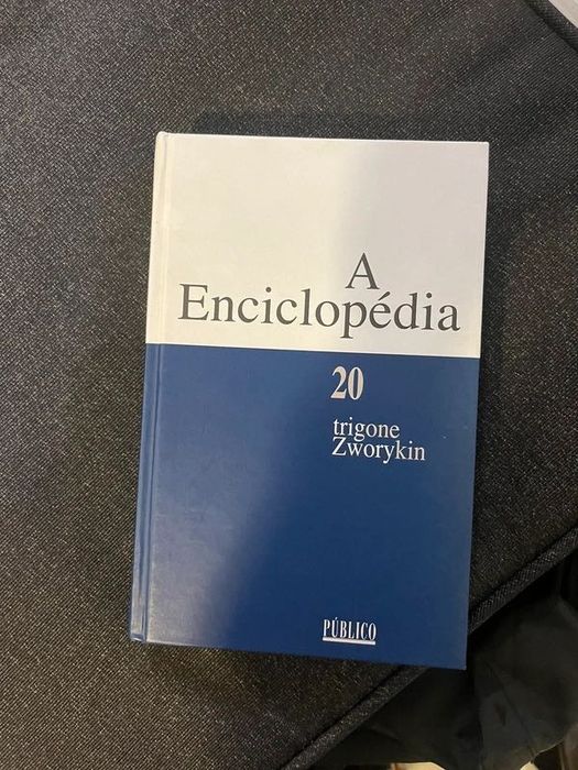 21 volumes de enciclopédia