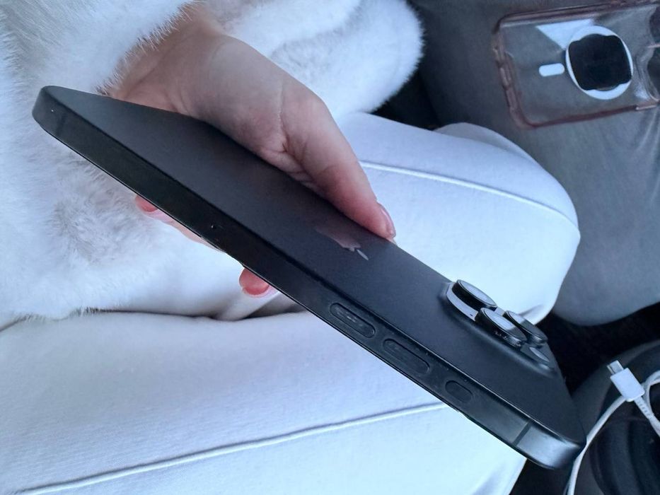 Айфон 15 про мах 256гб в идеальном состоянии