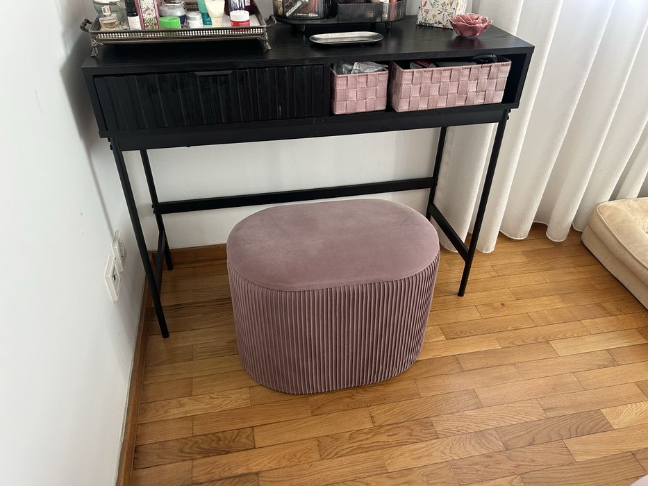 Toucador com pouf