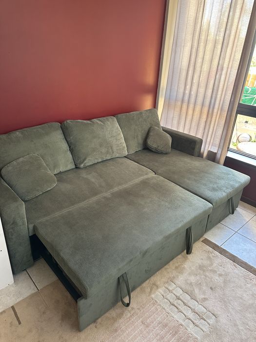 Sofa cama nova.