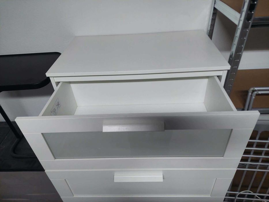 Cómoda com 4 gavetas