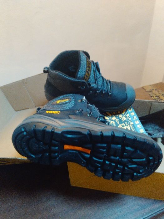 Botas de montanha/desporto Nº42 Italianas novas TOP "novo preço"