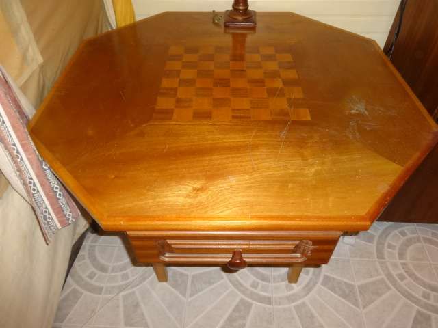 Mesa Com Embutido de Xadrez