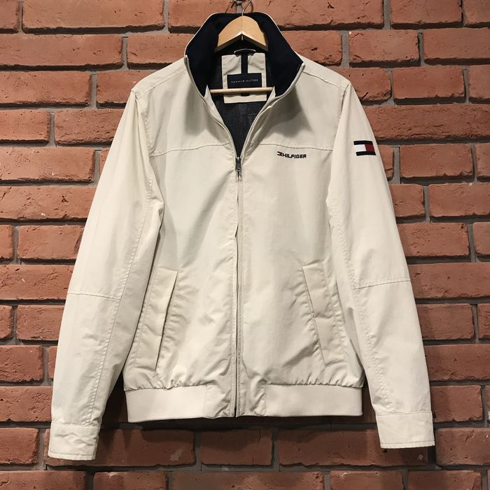 Kurtka TH Tommy Hilfiger jasna beżowa z kapturem chowanym ecru logo