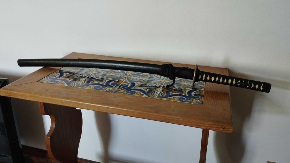 Katana Decorativa Japonesa – com Bainha Preta