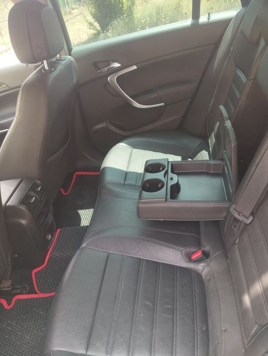 Опель інсігнія 2011р.в  4х4 2.0 дизель