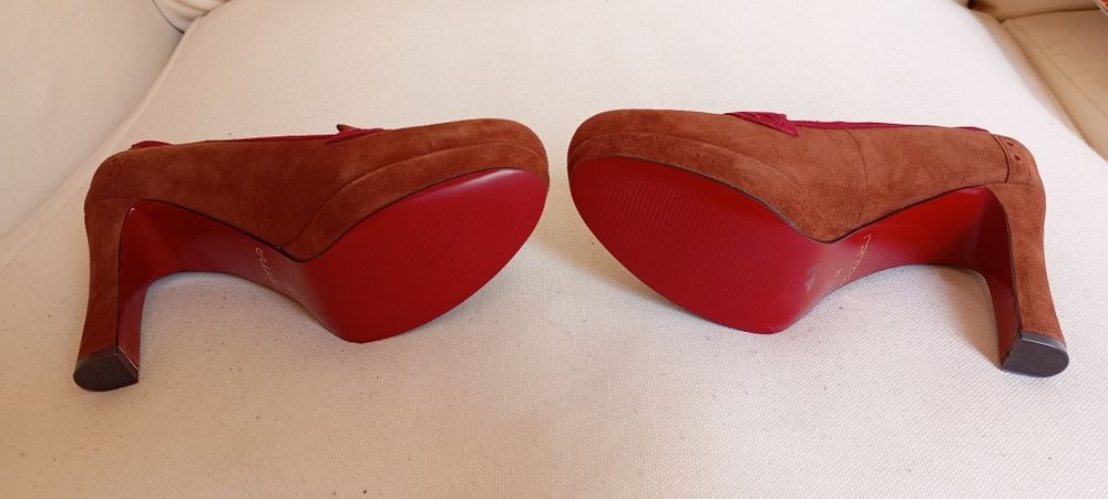 Sapatos de salto alto castanho camurça Carma