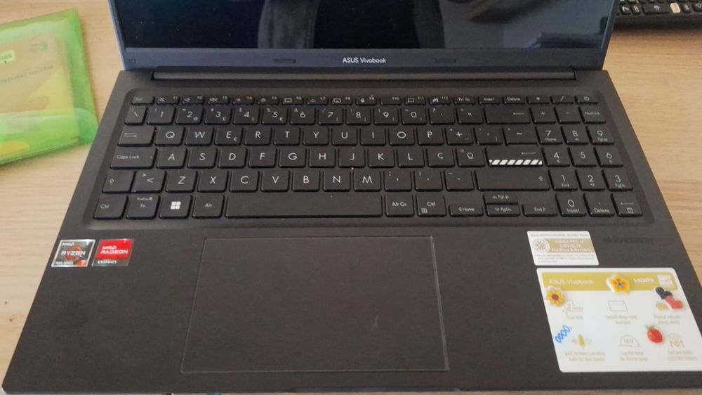 Portátil Asus Vivobook ecrã Oled
