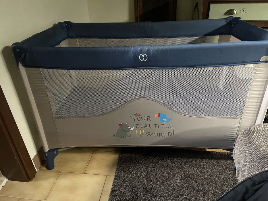 Paraue infantil com fraldario/ cama de viagem