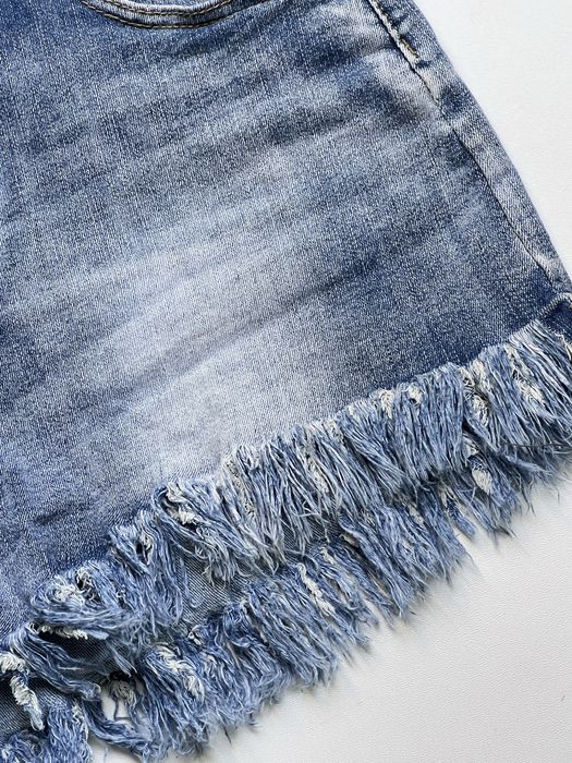 Spodenki jeansowe z ćwiekami L 40