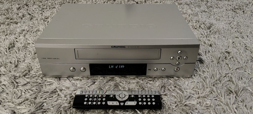Magnetowid Wideo Video VHS Grundig Vivance GV3005VPS  pilot