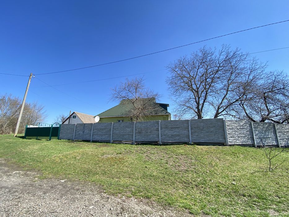Продаж будинку зі зручностями с. Безугляки