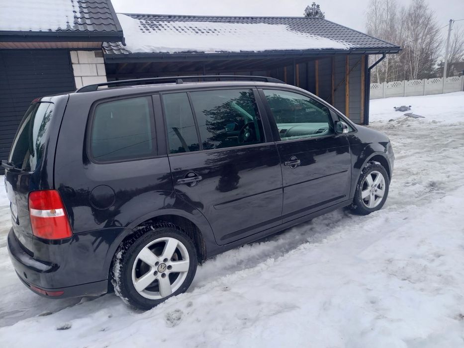 Тоуран 2.0 103 кіловати, коробка автомат.