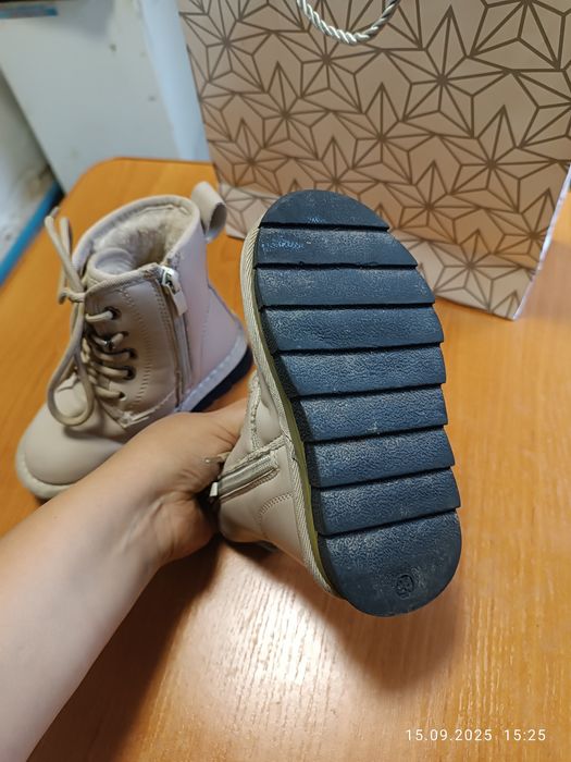 Зимові ботінки для дівчинки