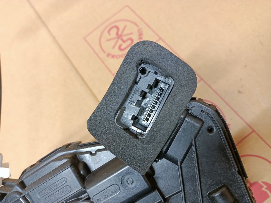 Zamek drzwi prawy tył tylny prawy Volkswagen Golf VII