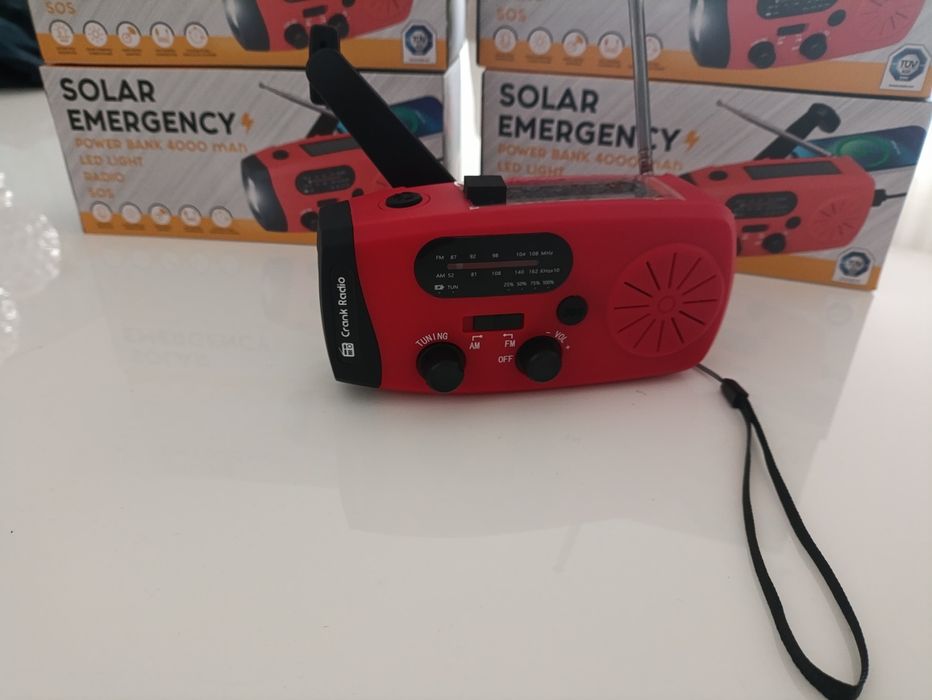 Radio solar de emergência