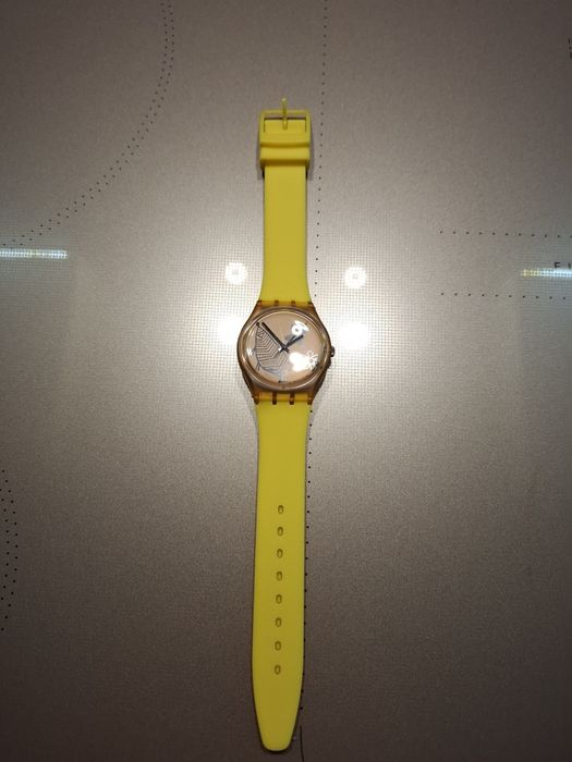 Zegarek Swatch oldschool z nowym paskiem rybka żółty