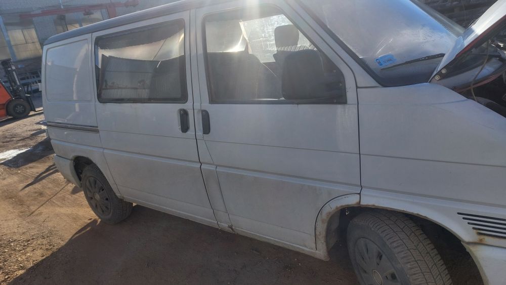 Фото спражнє.Volkswagen Т4 запчастини ,Бровари запчастини т4,2,5 тді 7