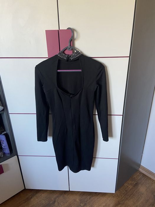Czarna sukienka Cropp XS diamenciki odkryte plecy viral