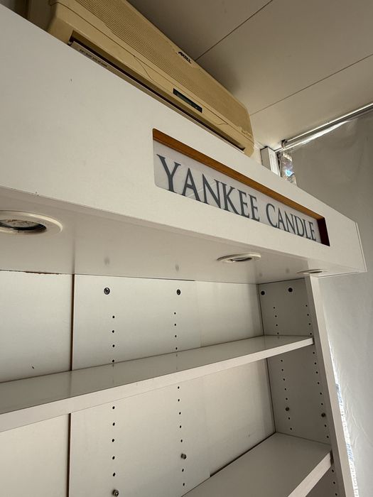 estante de exposição