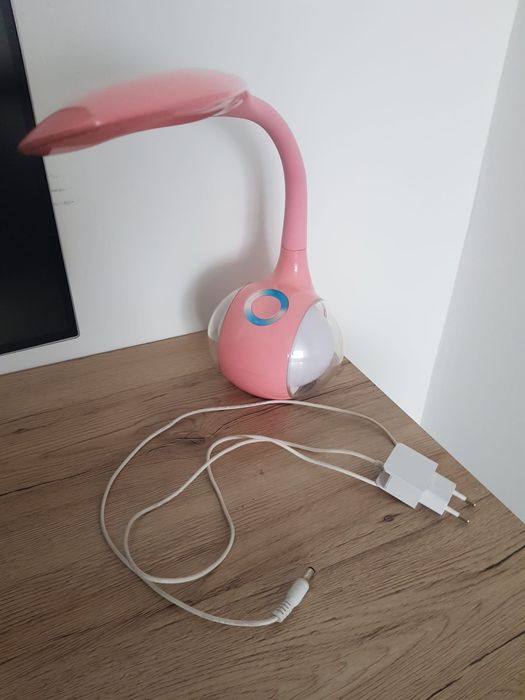 Lampka biurkowa dziewczęca