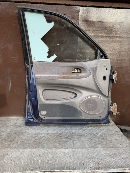 Дверь водителя  карнивал kia carnival 98год