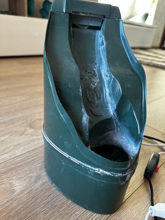 Фонтан питний в тераріум. Водоспад