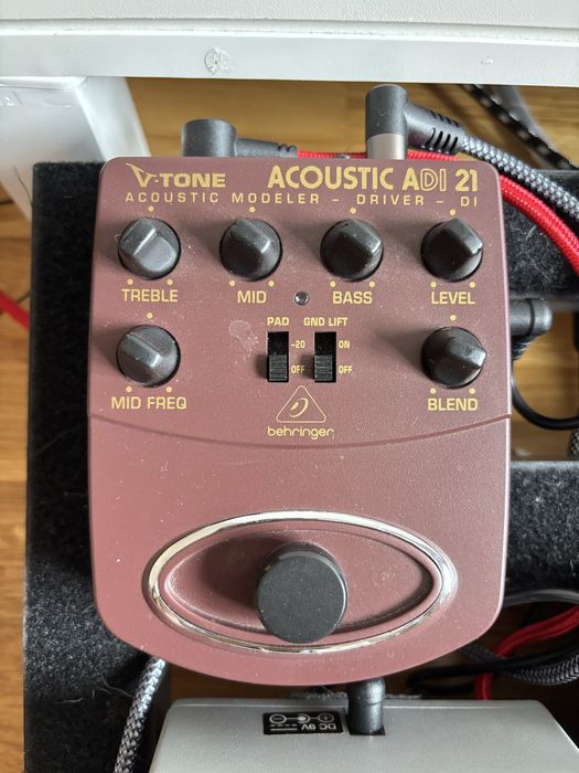 Pedal Behringer ADI21 Acoustic Driver