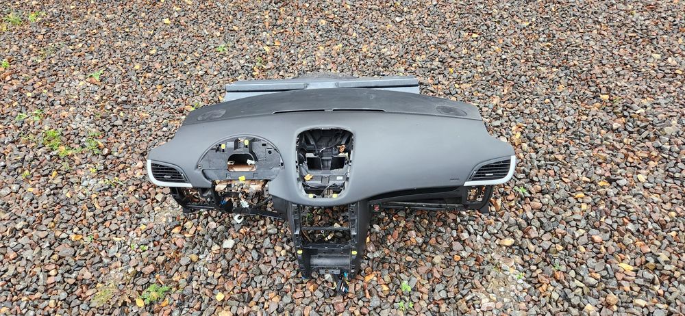 Торпеда консоль панель безпека Peugeot 207 аірбег