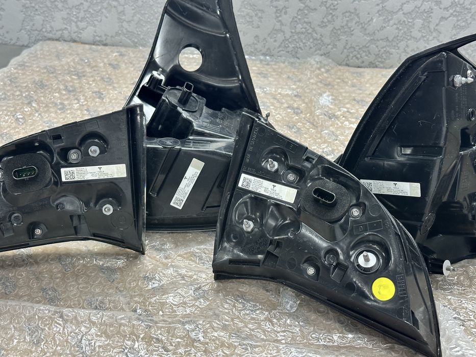 Tesla Model 3 / Y Стопи Фонари Europe Комплект Тесла Ідеальні ліхтарі