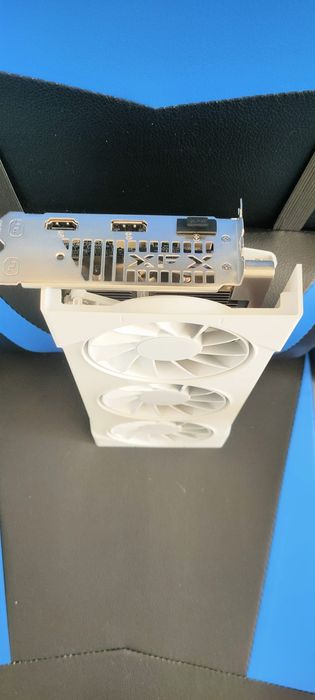 XFX Swift Pro Gaming OC 9060 XT 16gb