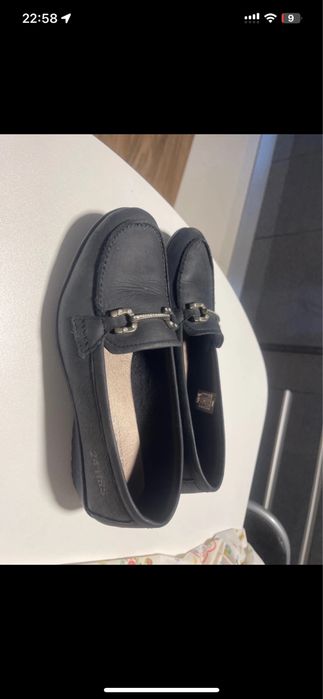 Sapatos 24 horas como novos