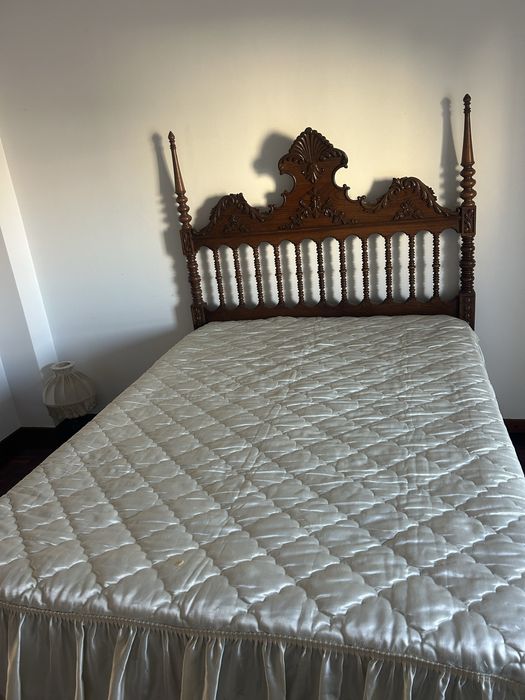 Cama de madeira