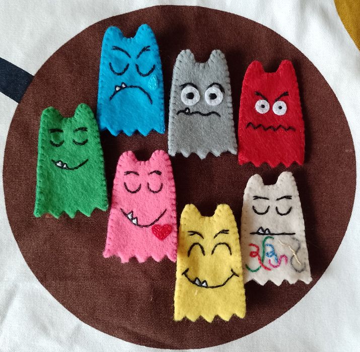 Kolorowy potwór pacynki