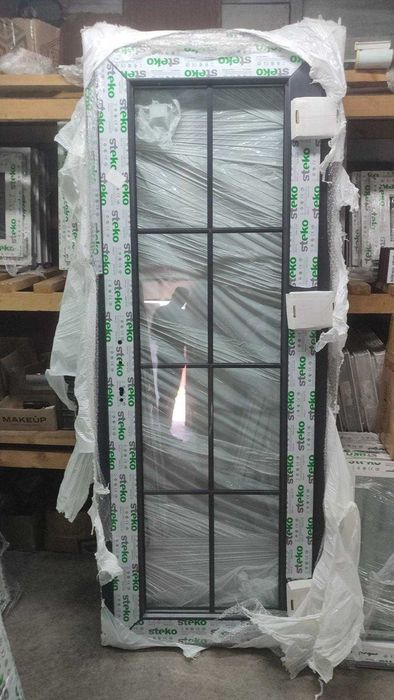 Готові металопластикові вхідні двері 800×2100 мм Антрацит зі шпросами
