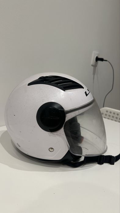 Capacete semi-novo LS2