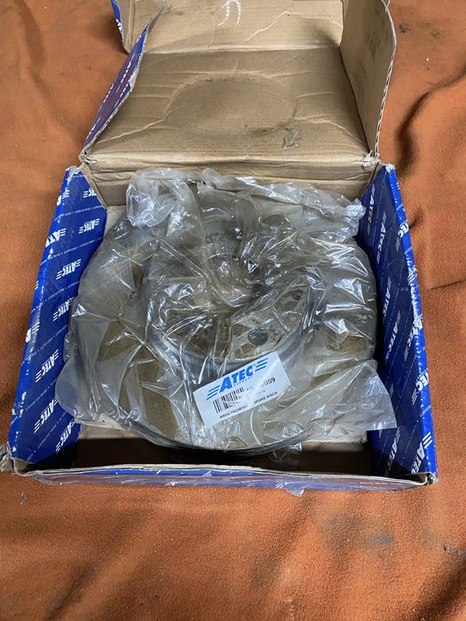 нові гальмівні диски для автомобілів  ауді a4,a6,a8 та wv pasat,