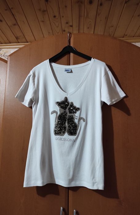 Футболка жіноча довга.