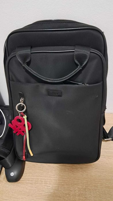 Mochila Parfois e duas pequenas bolsas, uma Parfois e outra Primark.